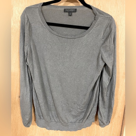 #152- BANANA REPUBLIC-silk cashmere sweater - Picture 1 of 2